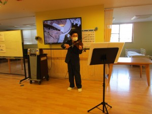 デイサービスのお花見演奏会